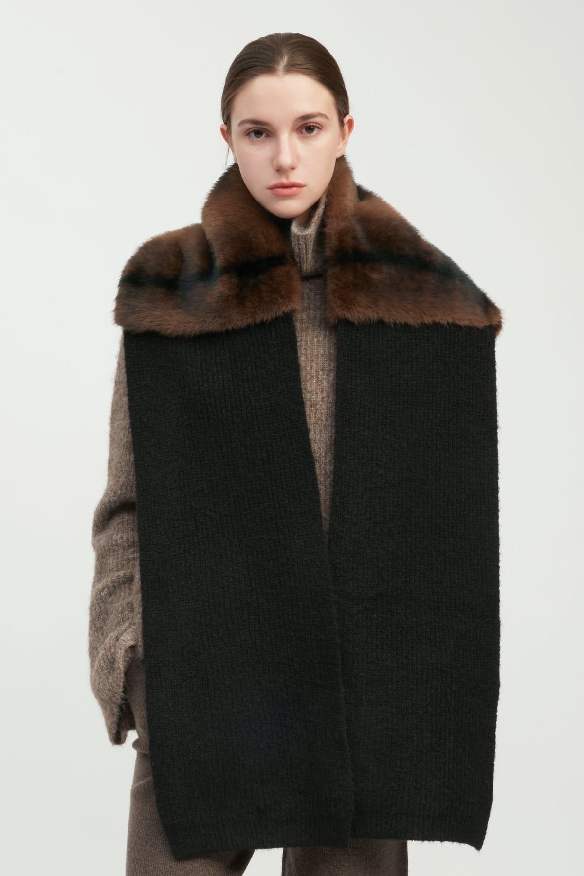 Fur-Neck Ribbed Scarf