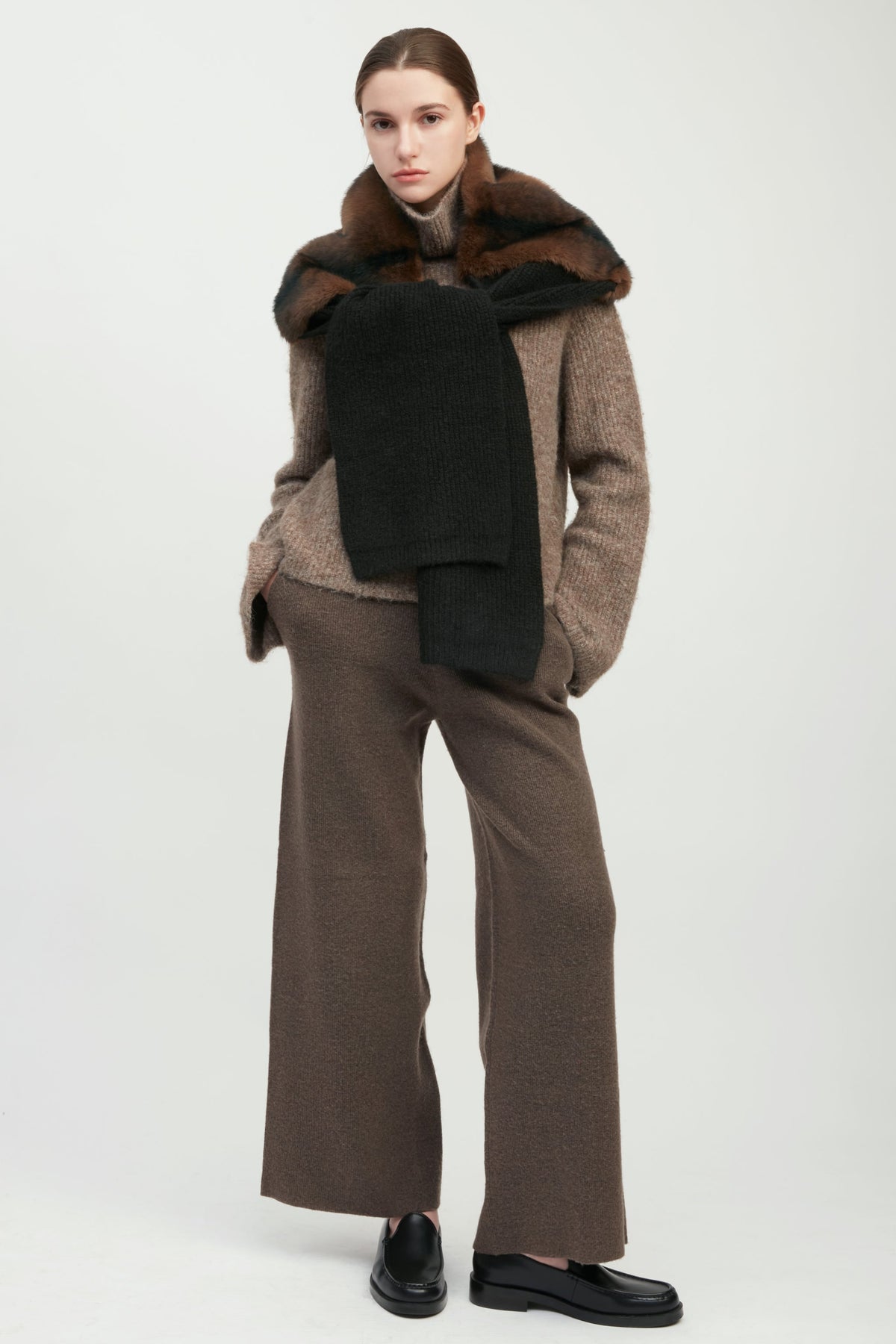 Fur-Neck Ribbed Scarf