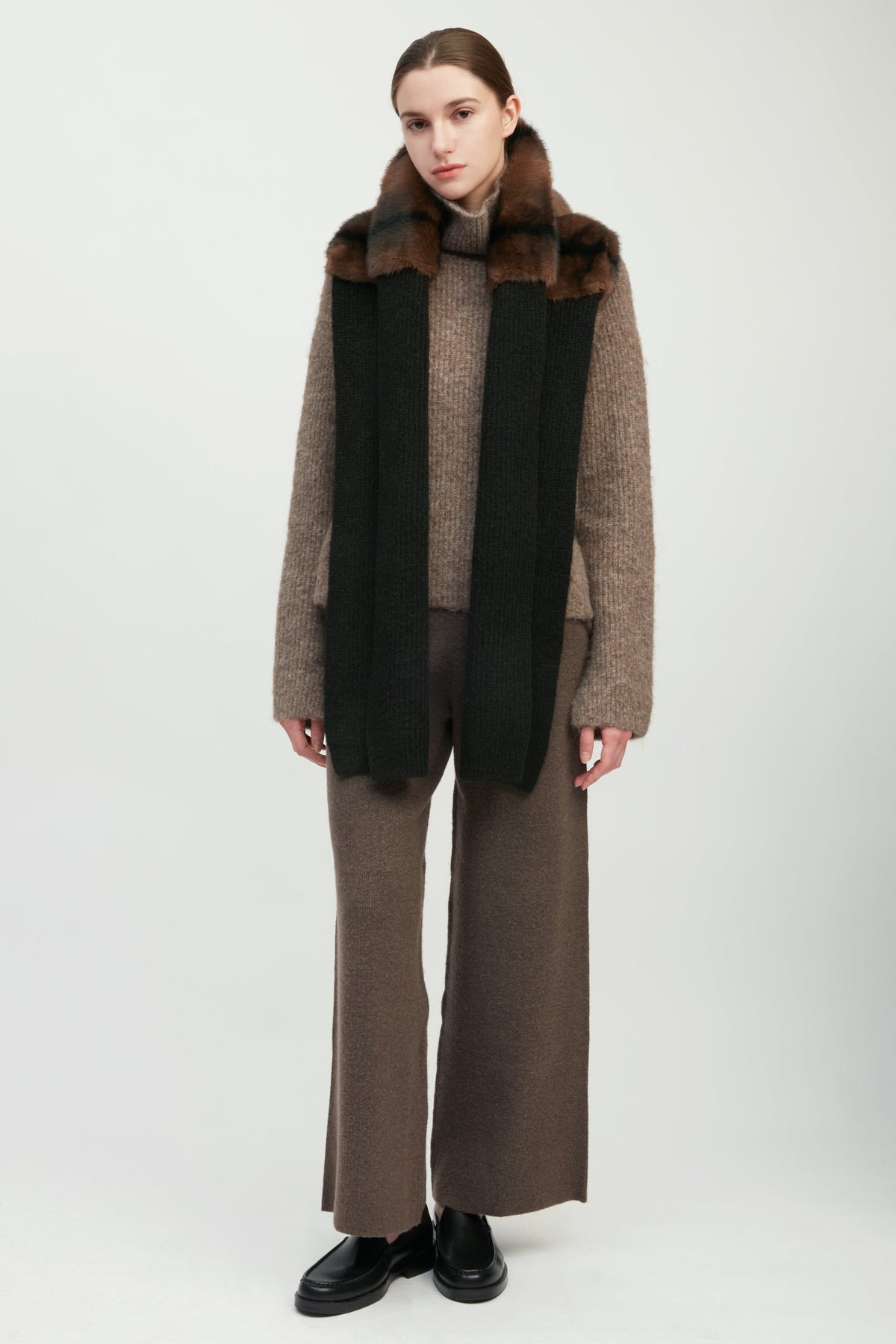 Fur-Neck Ribbed Scarf