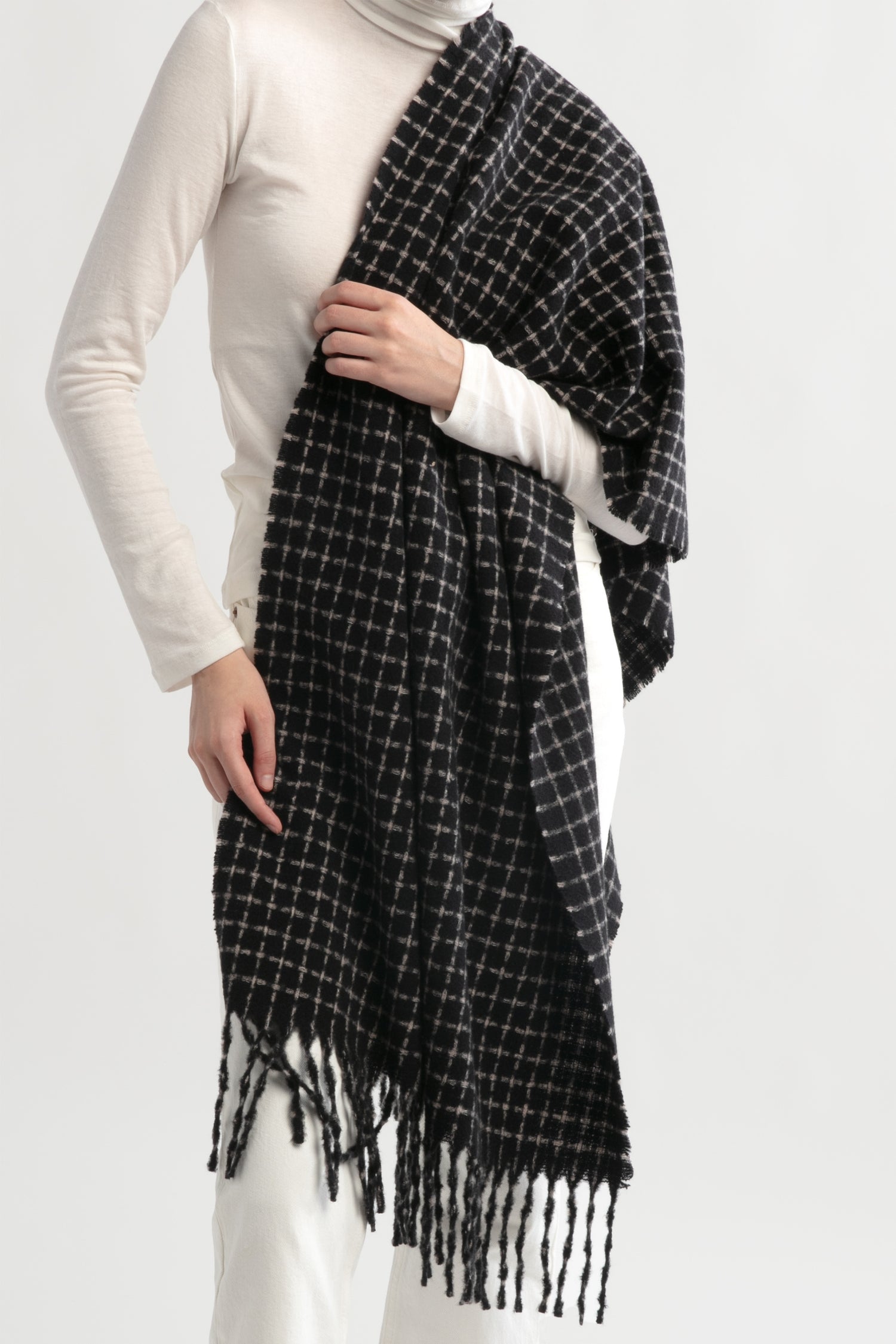 Minimal Windowpane Scarf