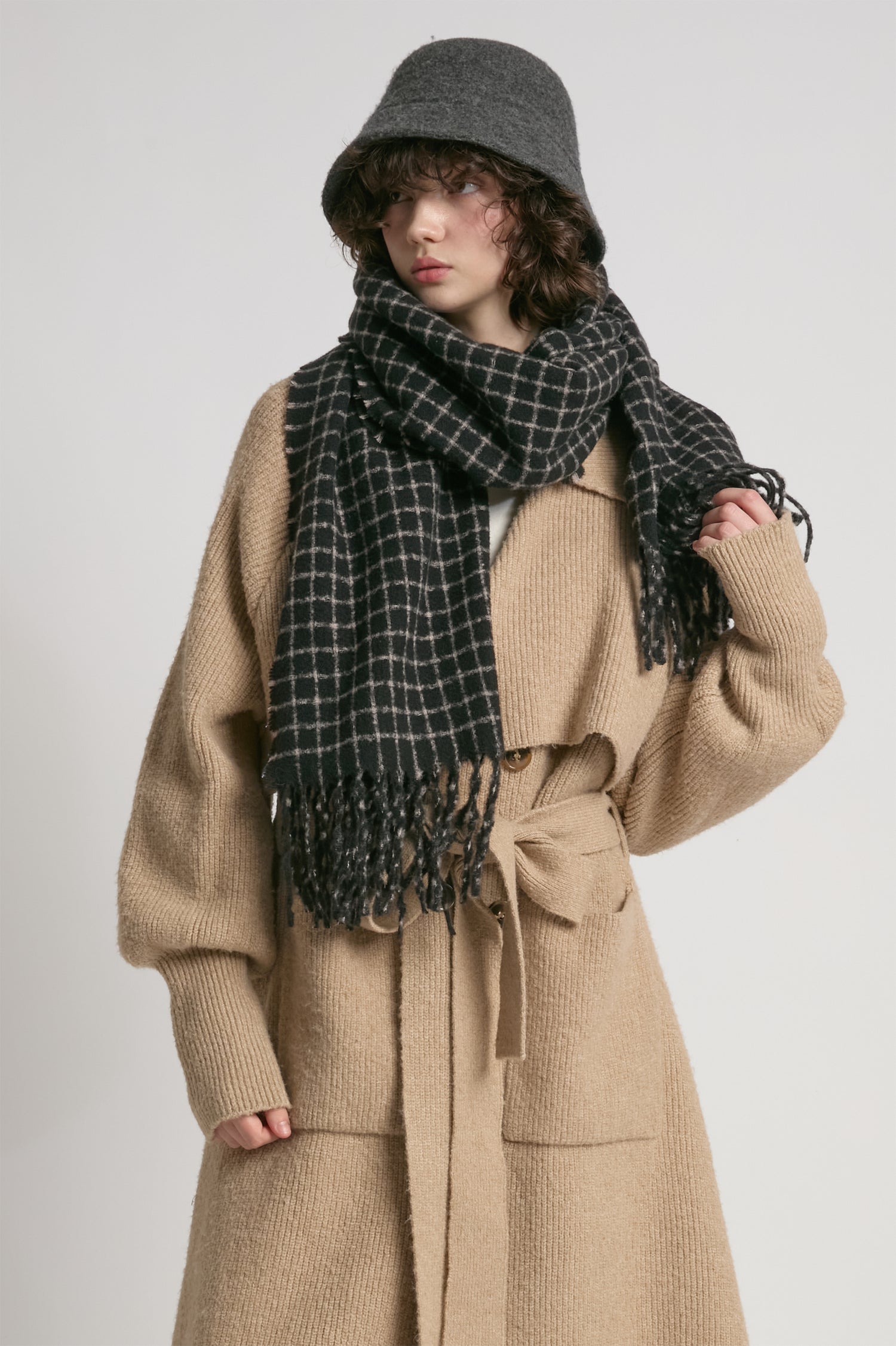 Minimal Windowpane Scarf