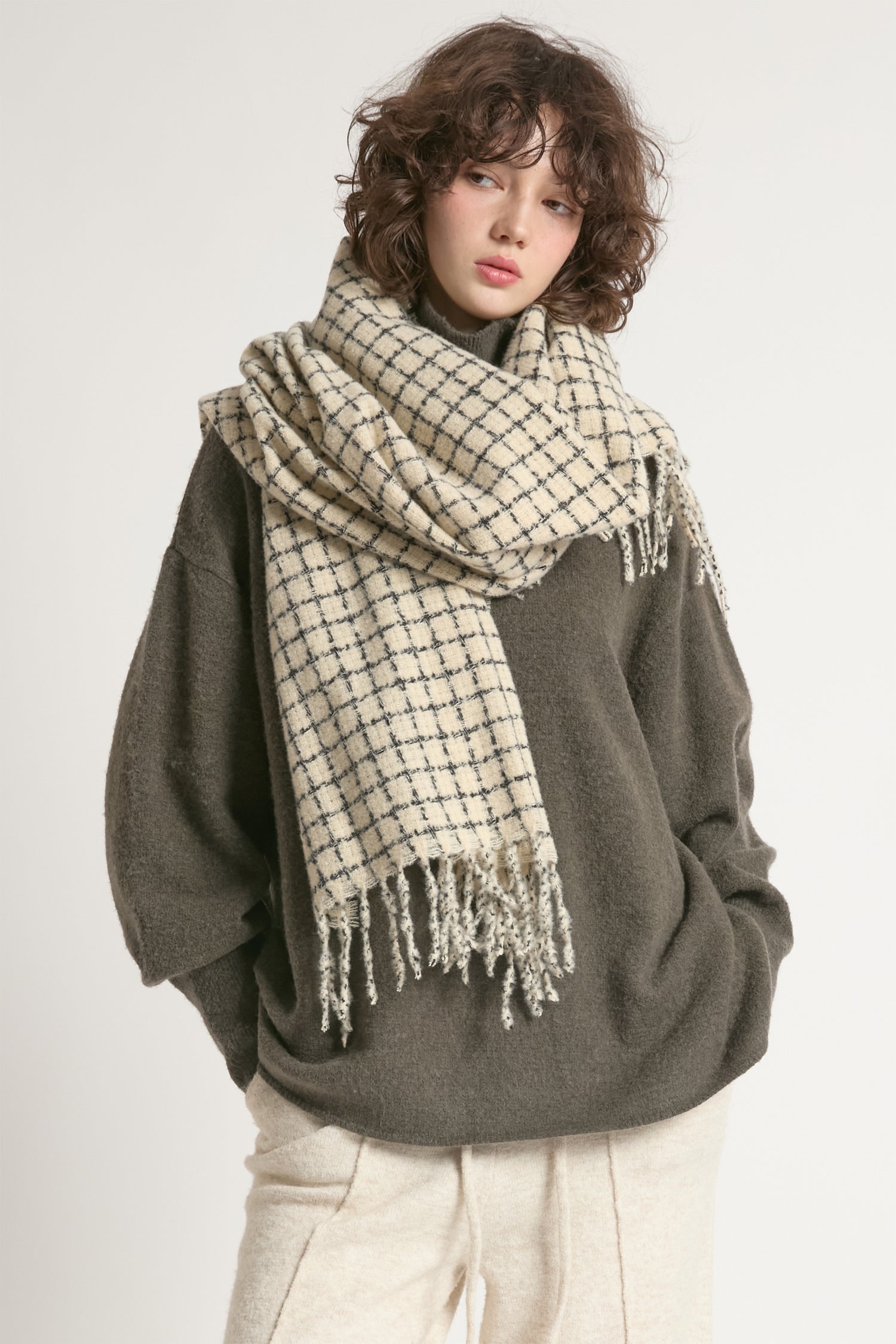 Minimal Windowpane Scarf