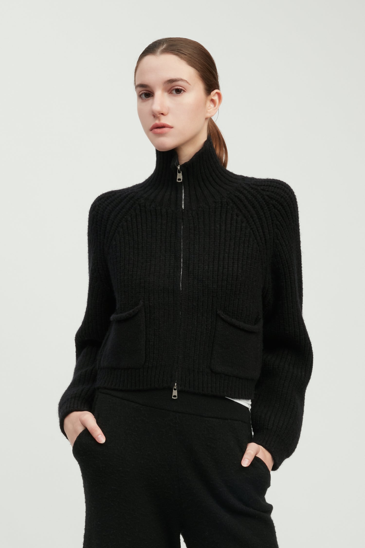 Pocket Detailed Crop Knit Jacket