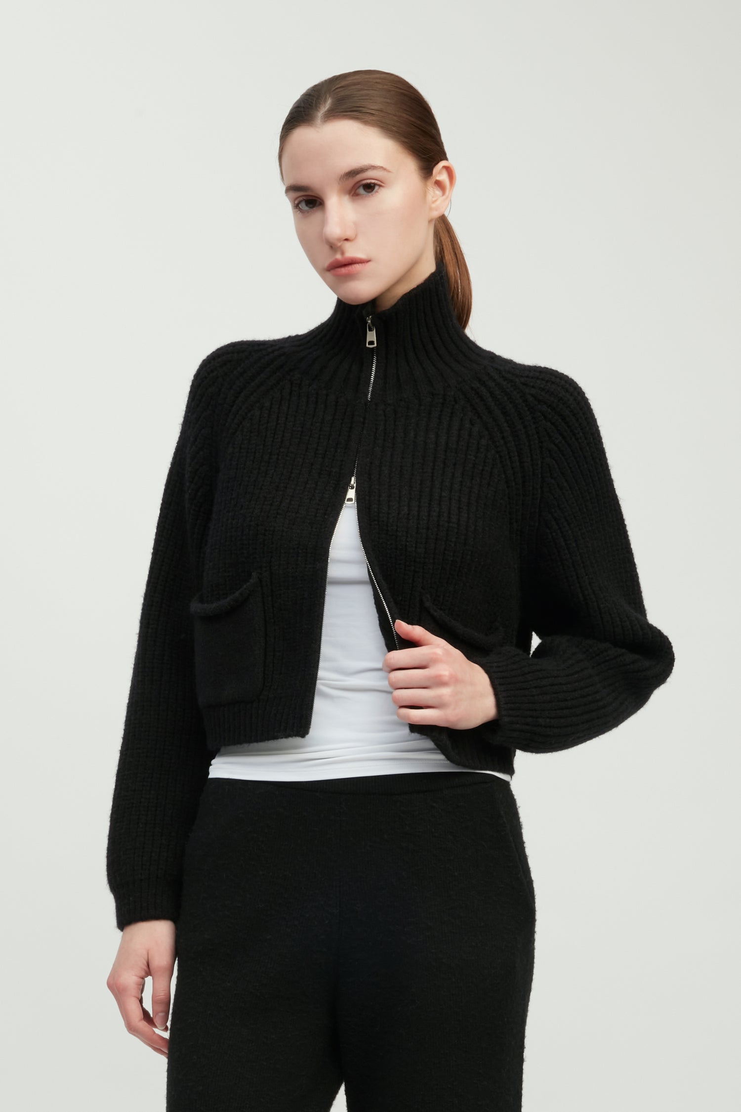 Pocket Detailed Crop Knit Jacket