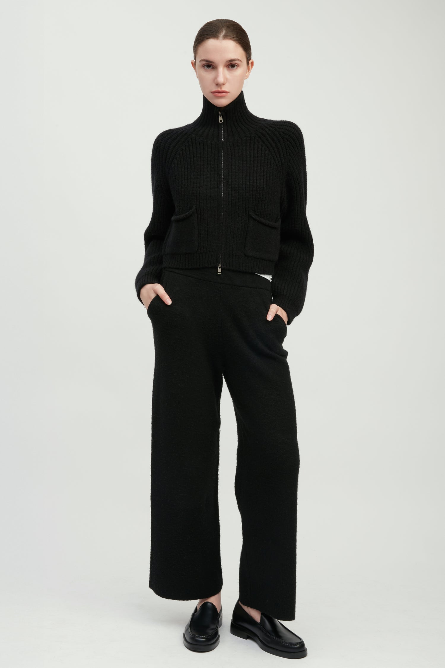 Pocket Detailed Crop Knit Jacket