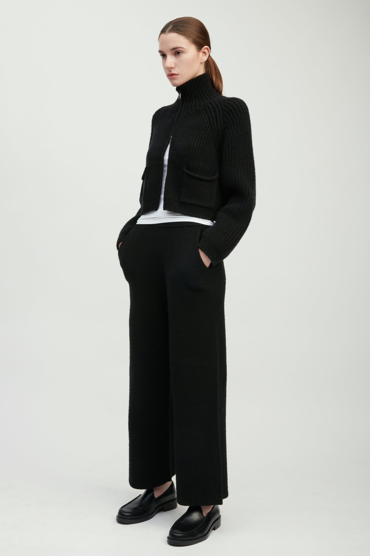 Pocket Detailed Crop Knit Jacket