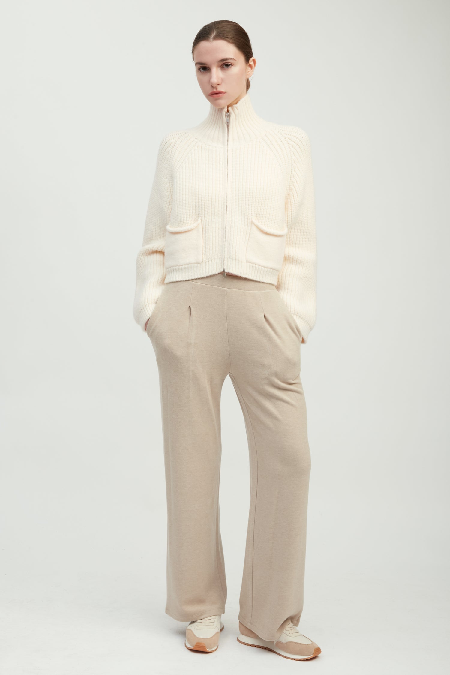 Pocket Detailed Crop Knit Jacket