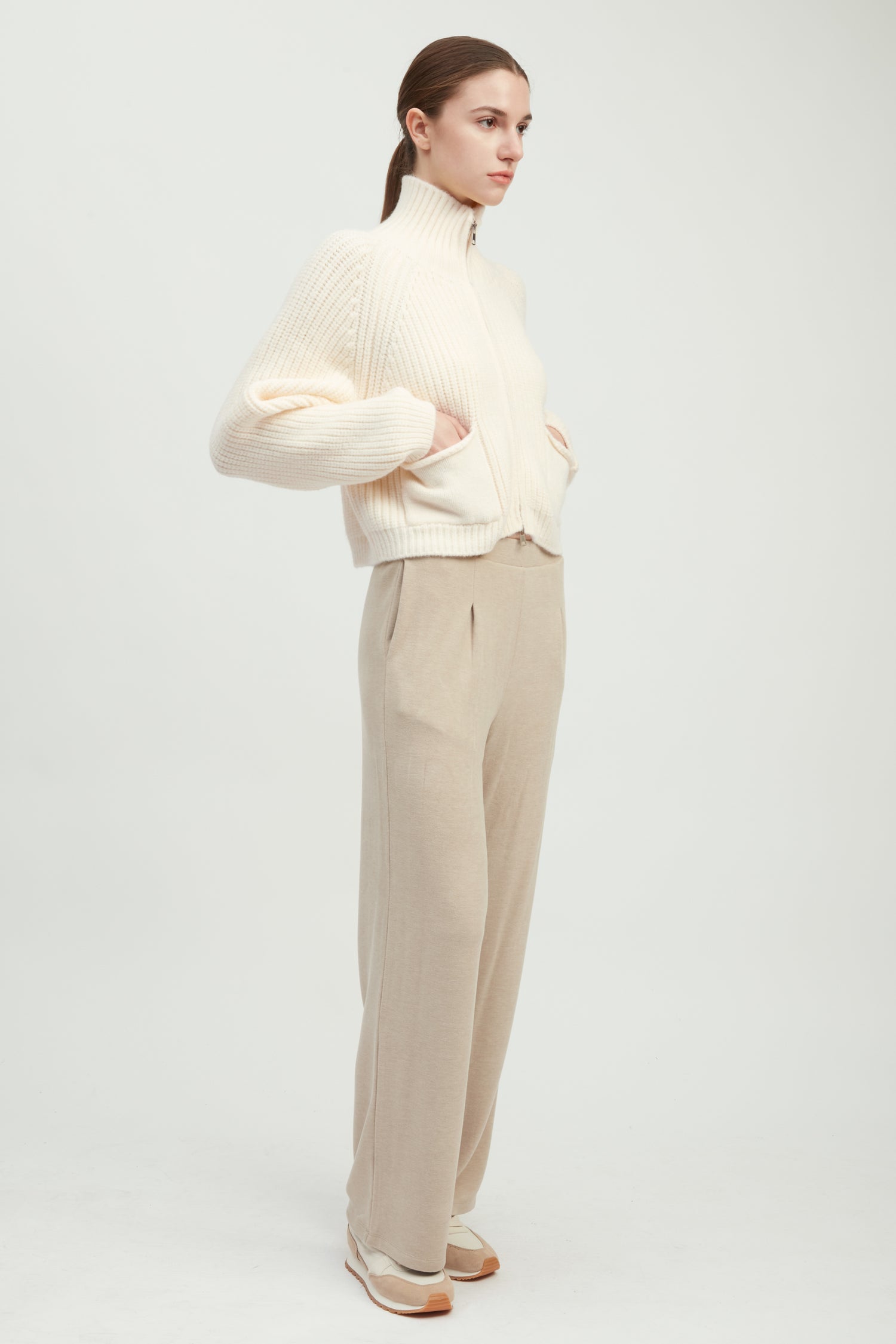 Pocket Detailed Crop Knit Jacket