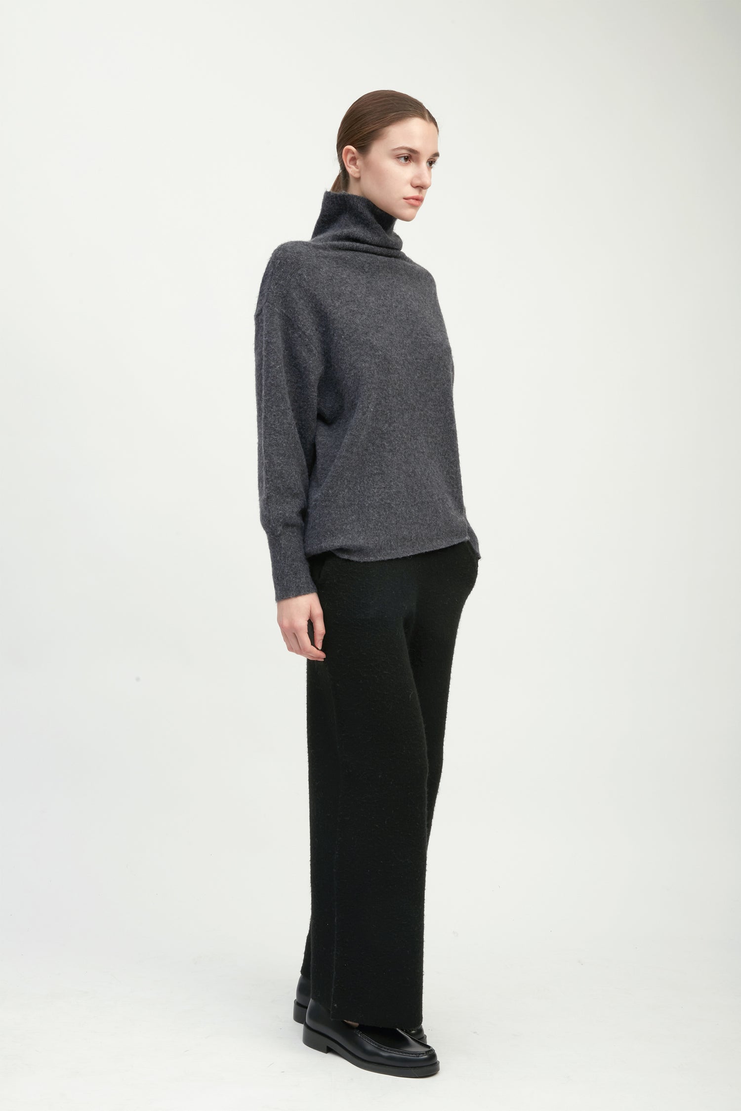 Charcoal oversized slouch turtleneck sweater in soft brushed knit for cozy styling – Common Knit