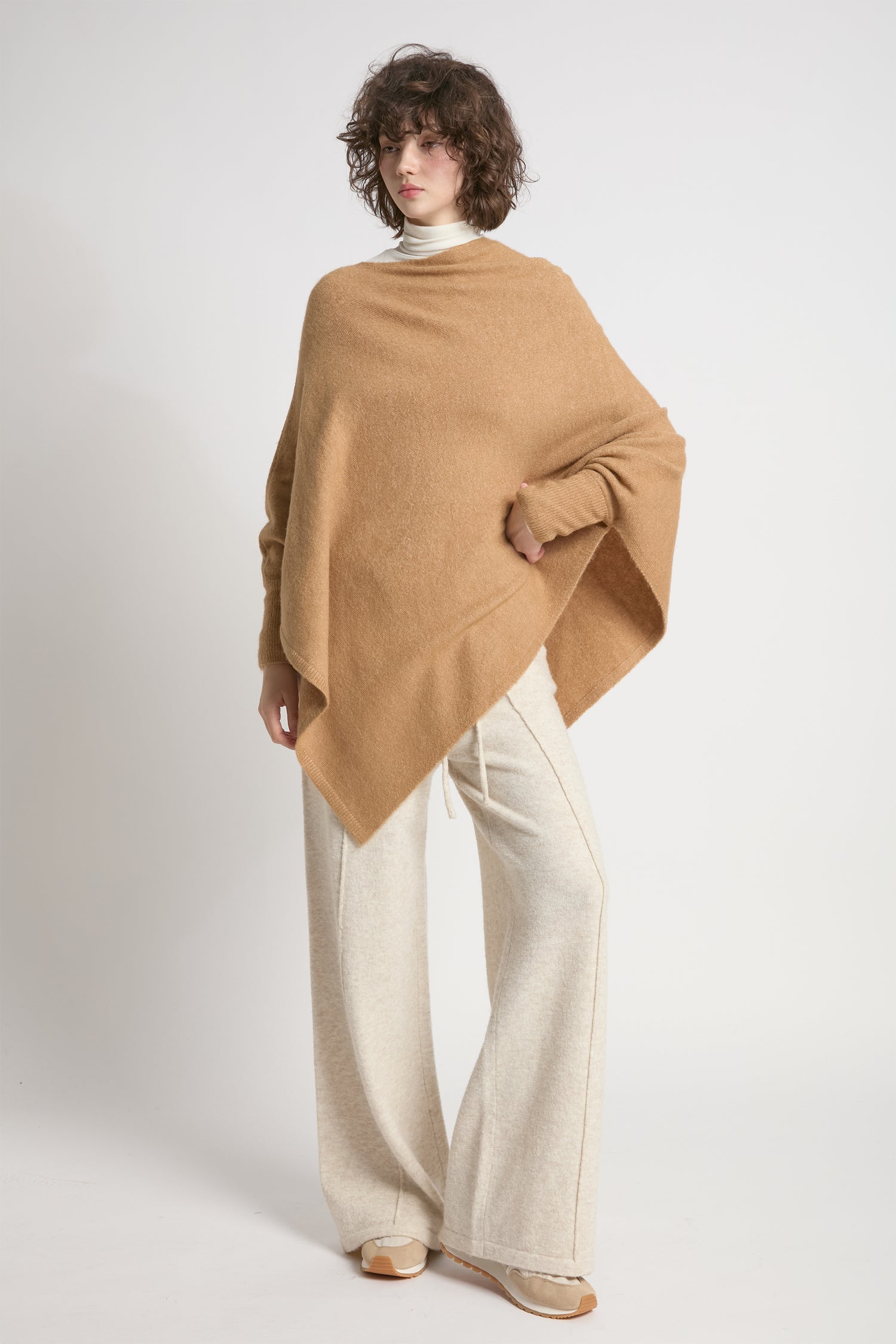 Basic Triangle Poncho with Sleeves