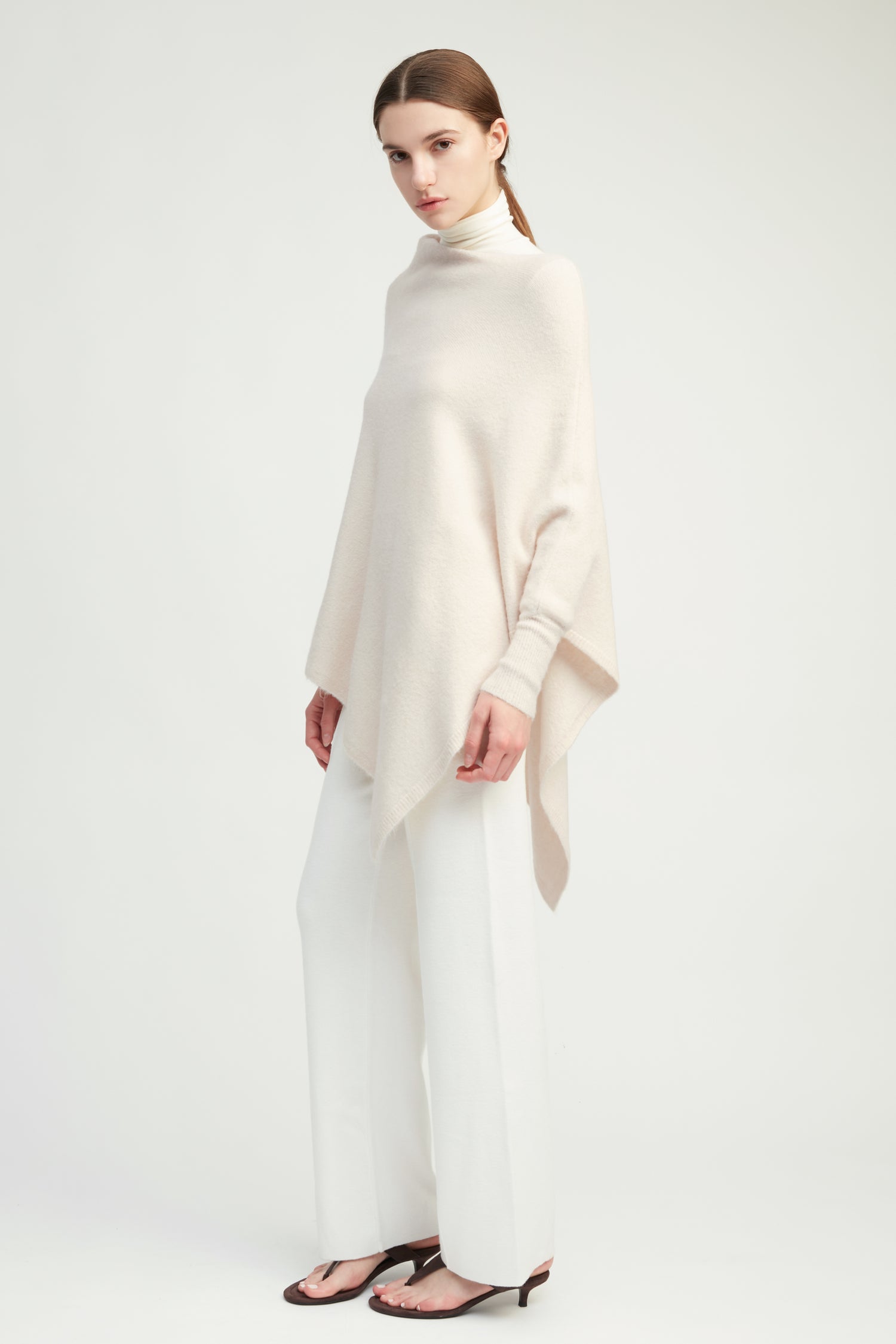 Basic Triangle Poncho with Sleeves