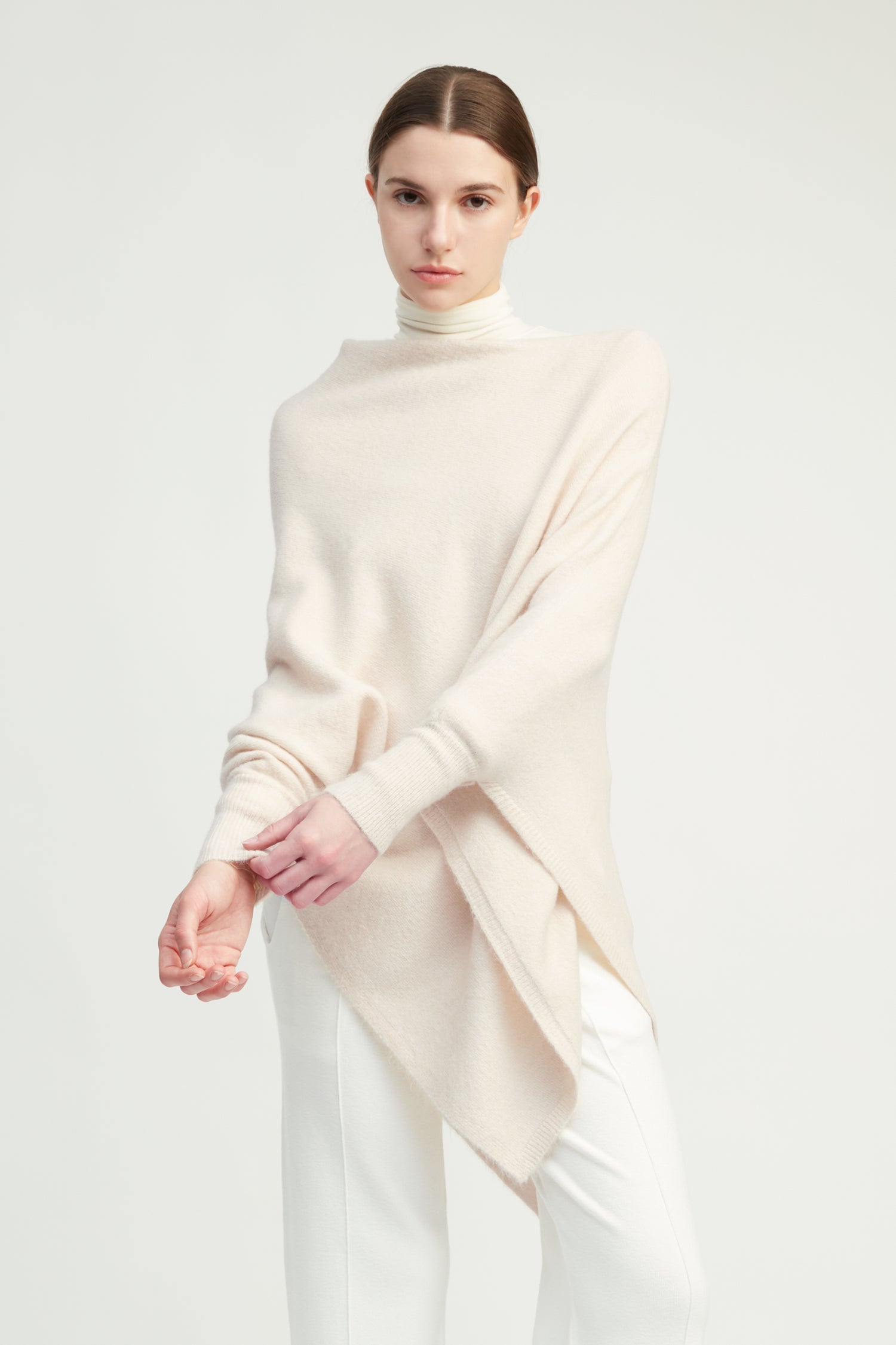 Basic Triangle Poncho with Sleeves