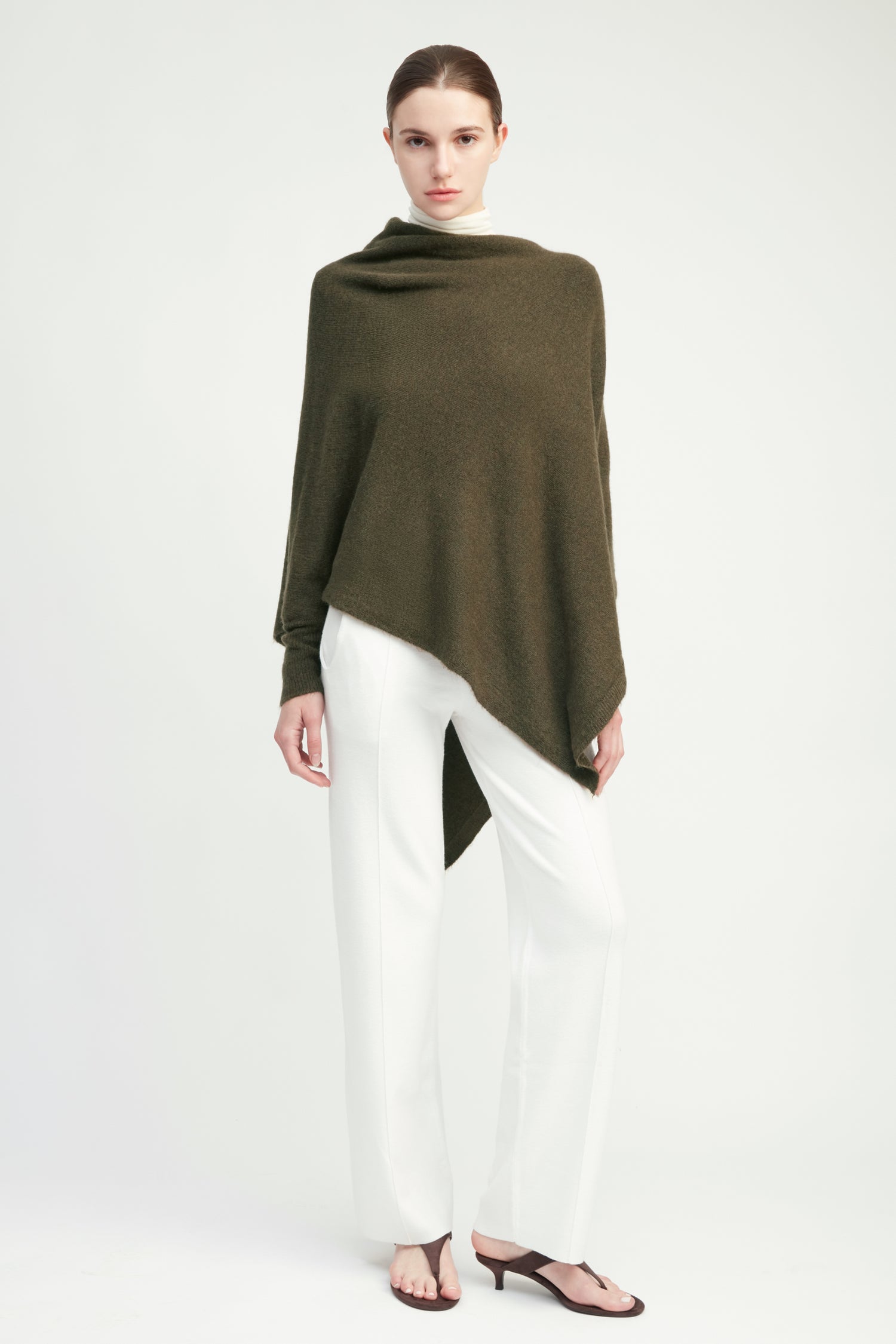 Basic Triangle Poncho with Sleeves