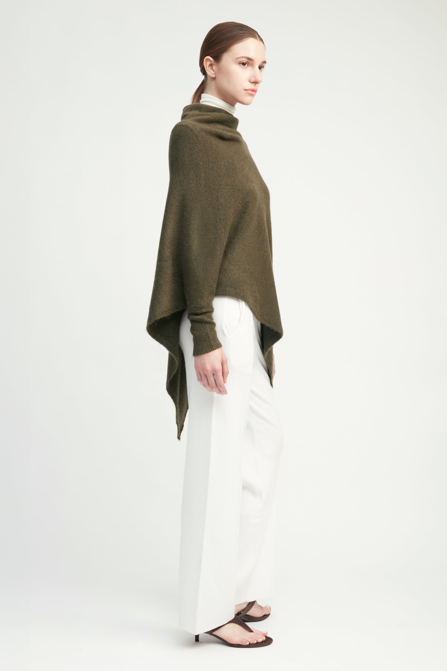 Basic Triangle Poncho with Sleeves