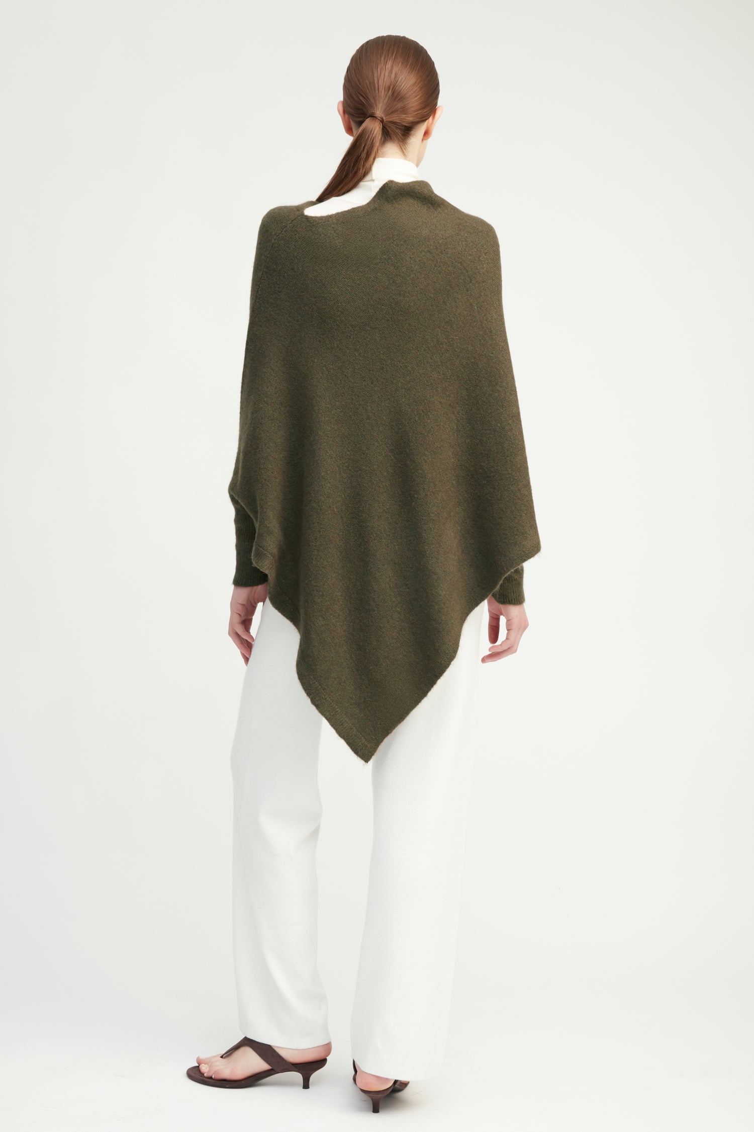 Basic Triangle Poncho with Sleeves