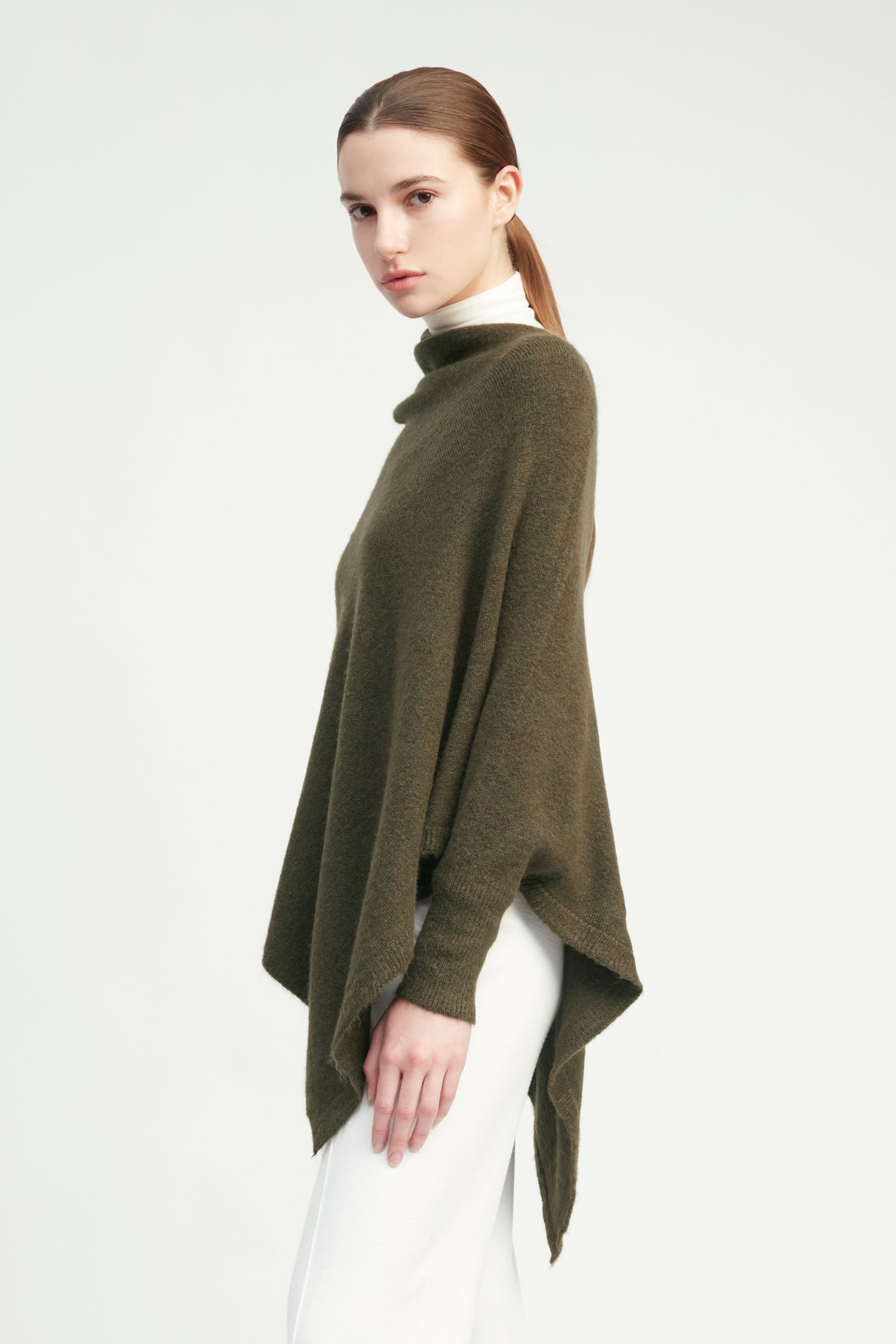 Basic Triangle Poncho with Sleeves
