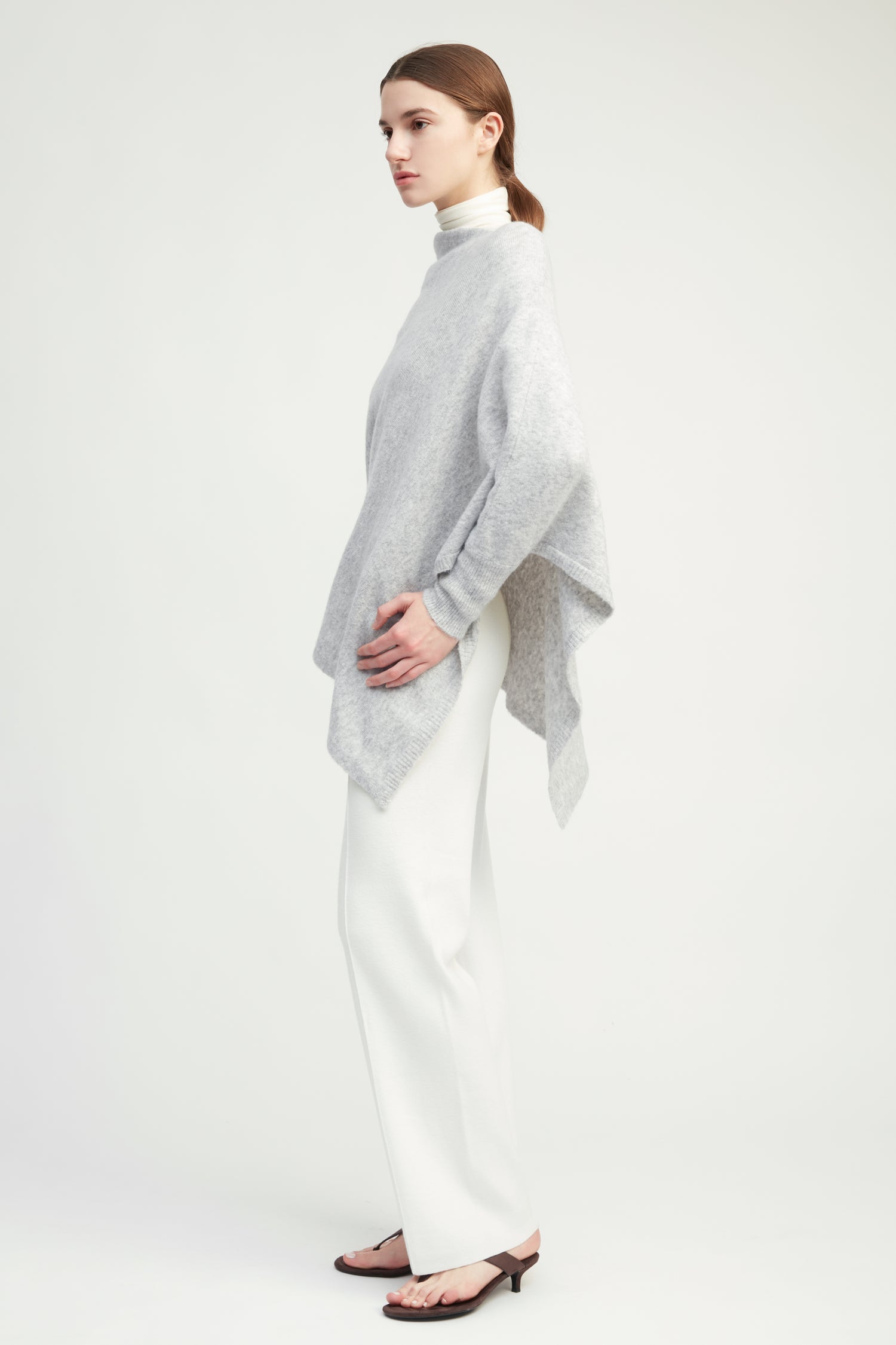 Basic Triangle Poncho with Sleeves