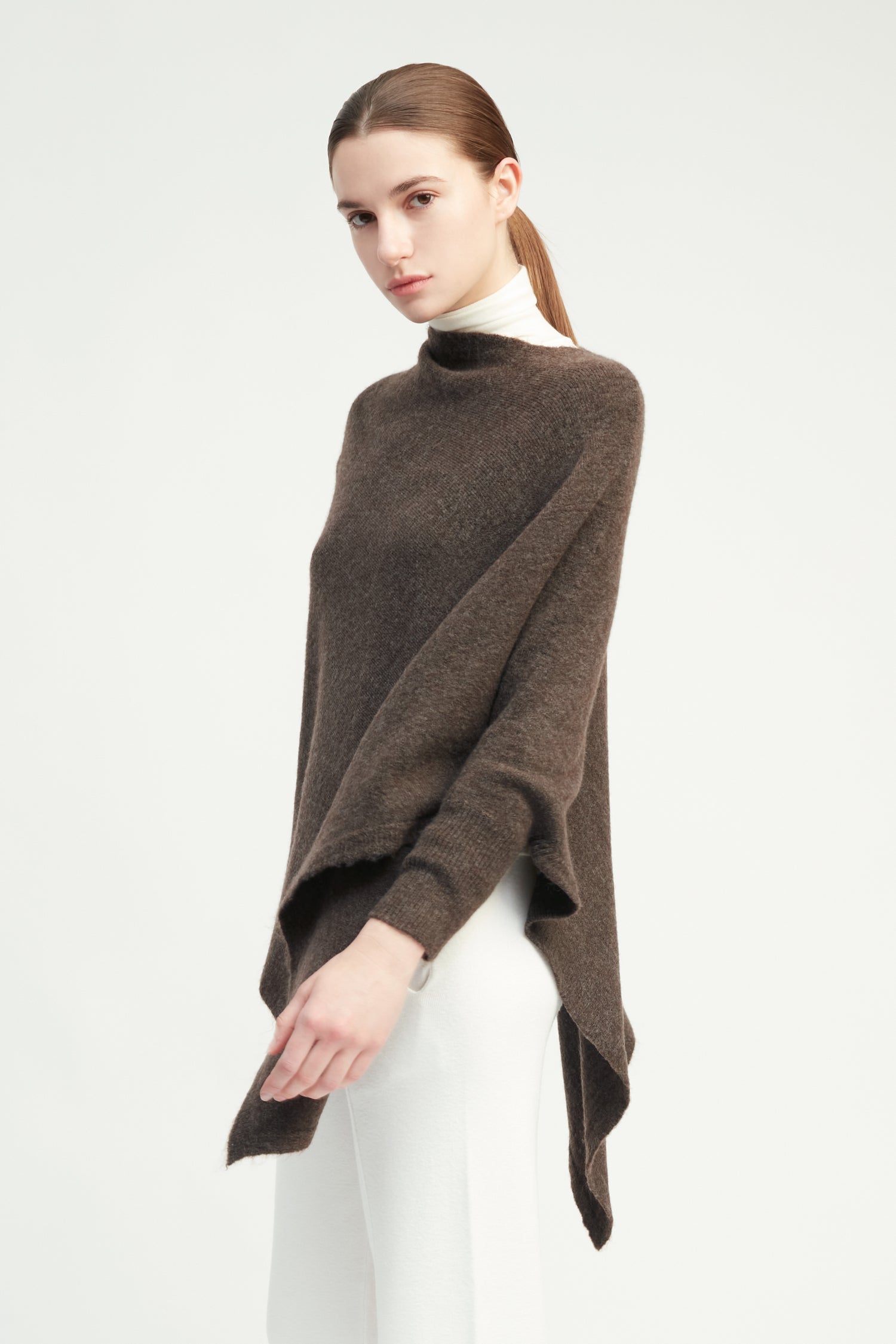 Basic Triangle Poncho with Sleeves