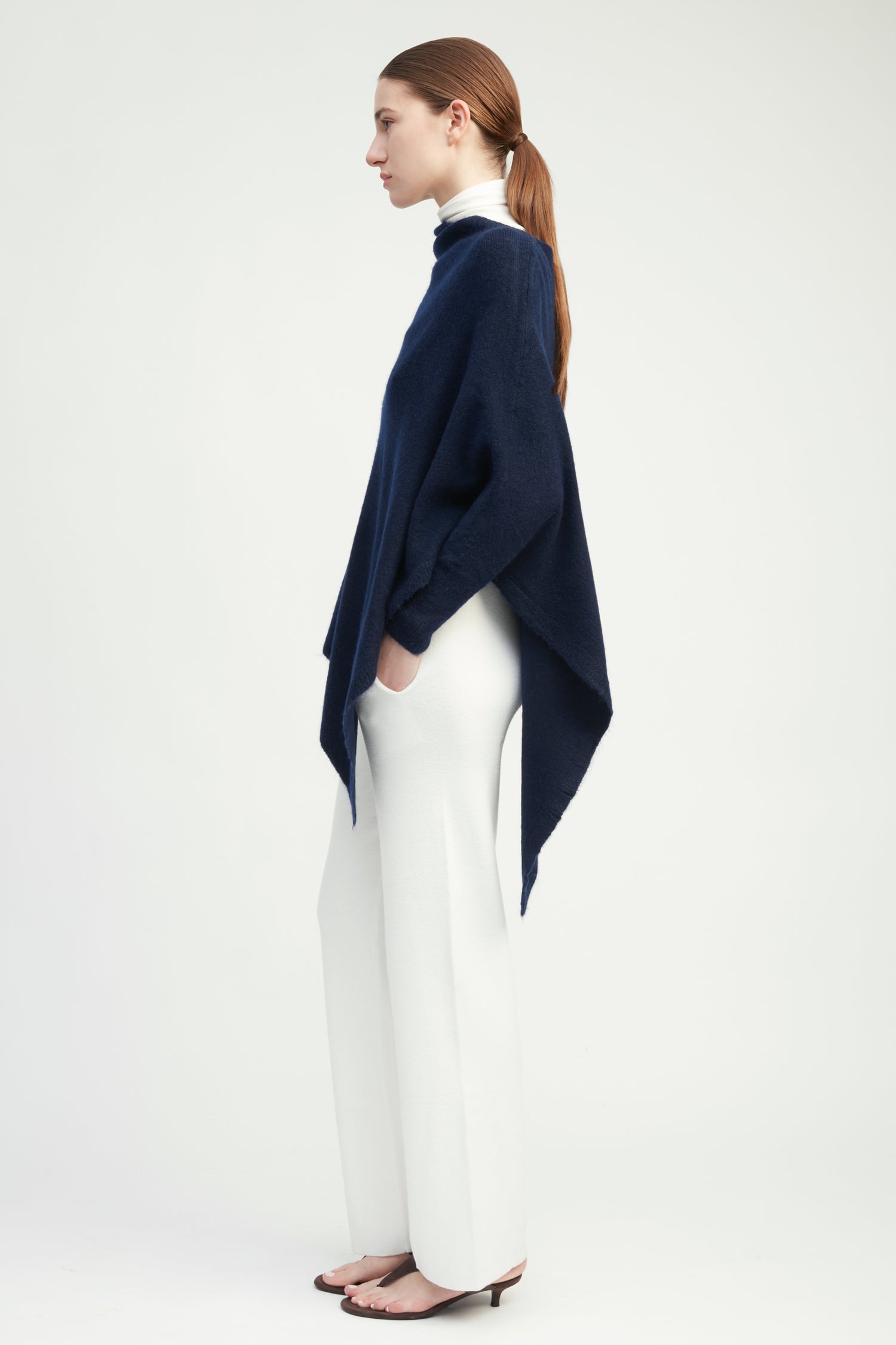 Basic Triangle Poncho with Sleeves