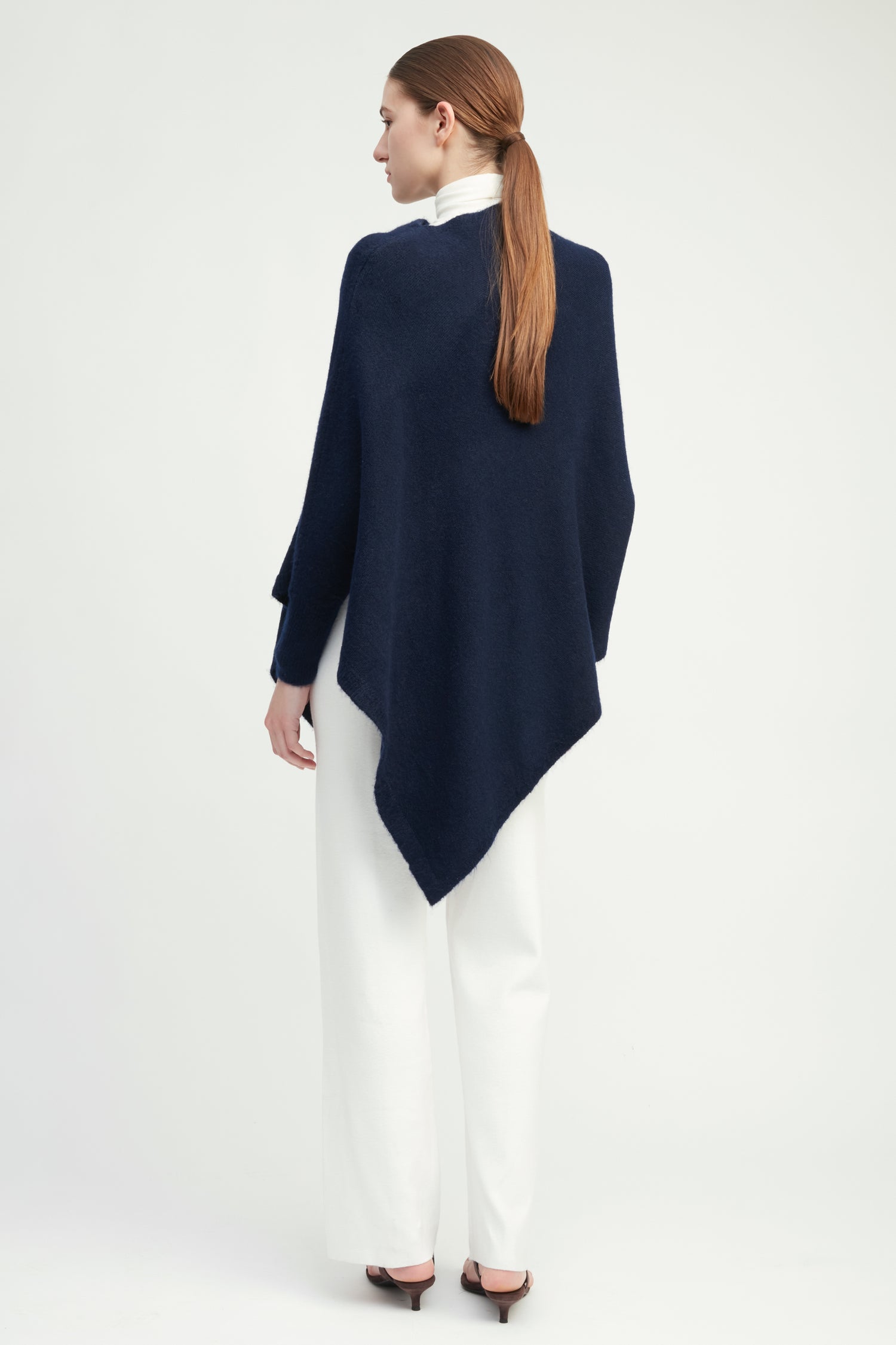 Basic Triangle Poncho with Sleeves