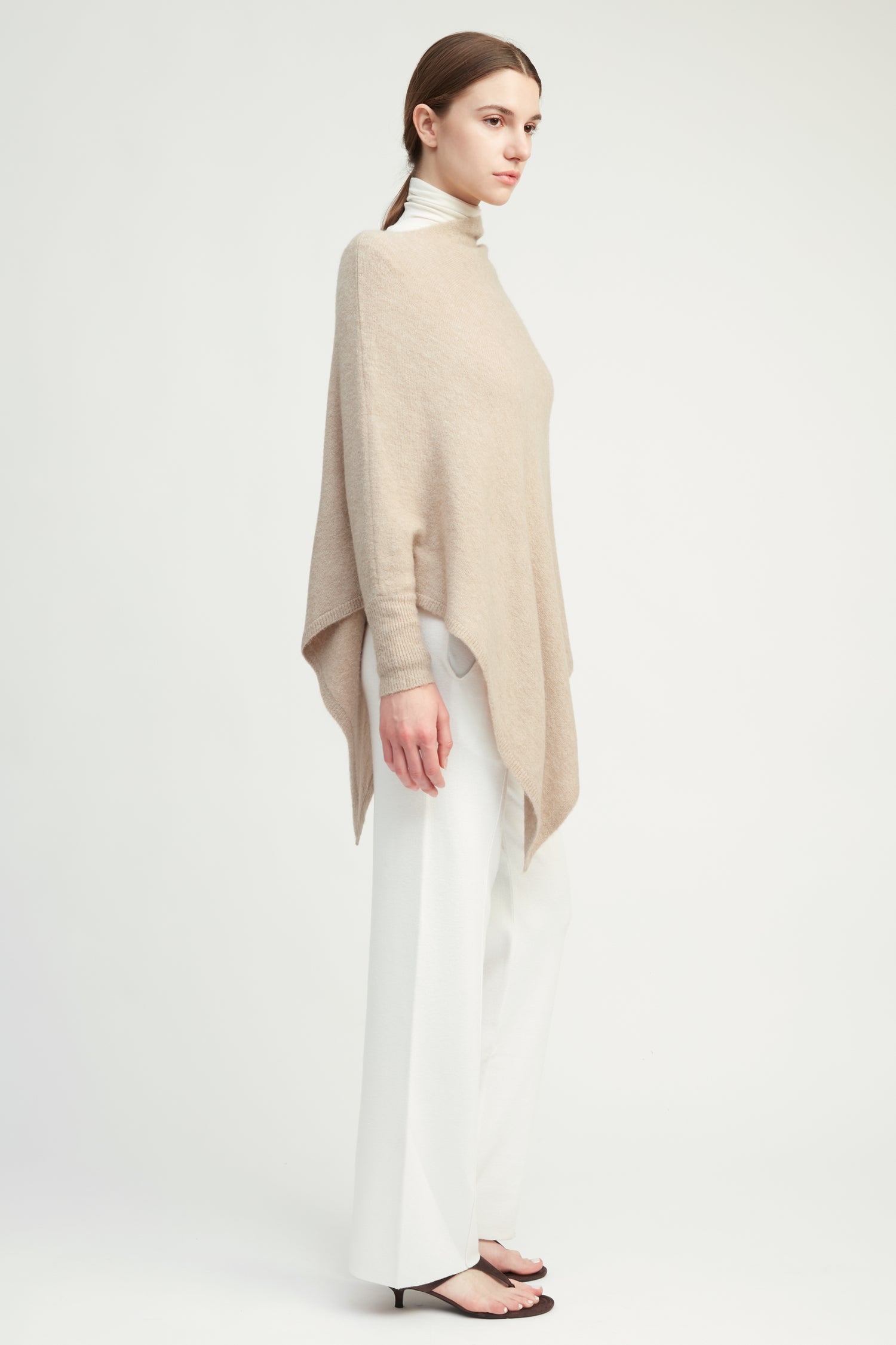 Basic Triangle Poncho with Sleeves