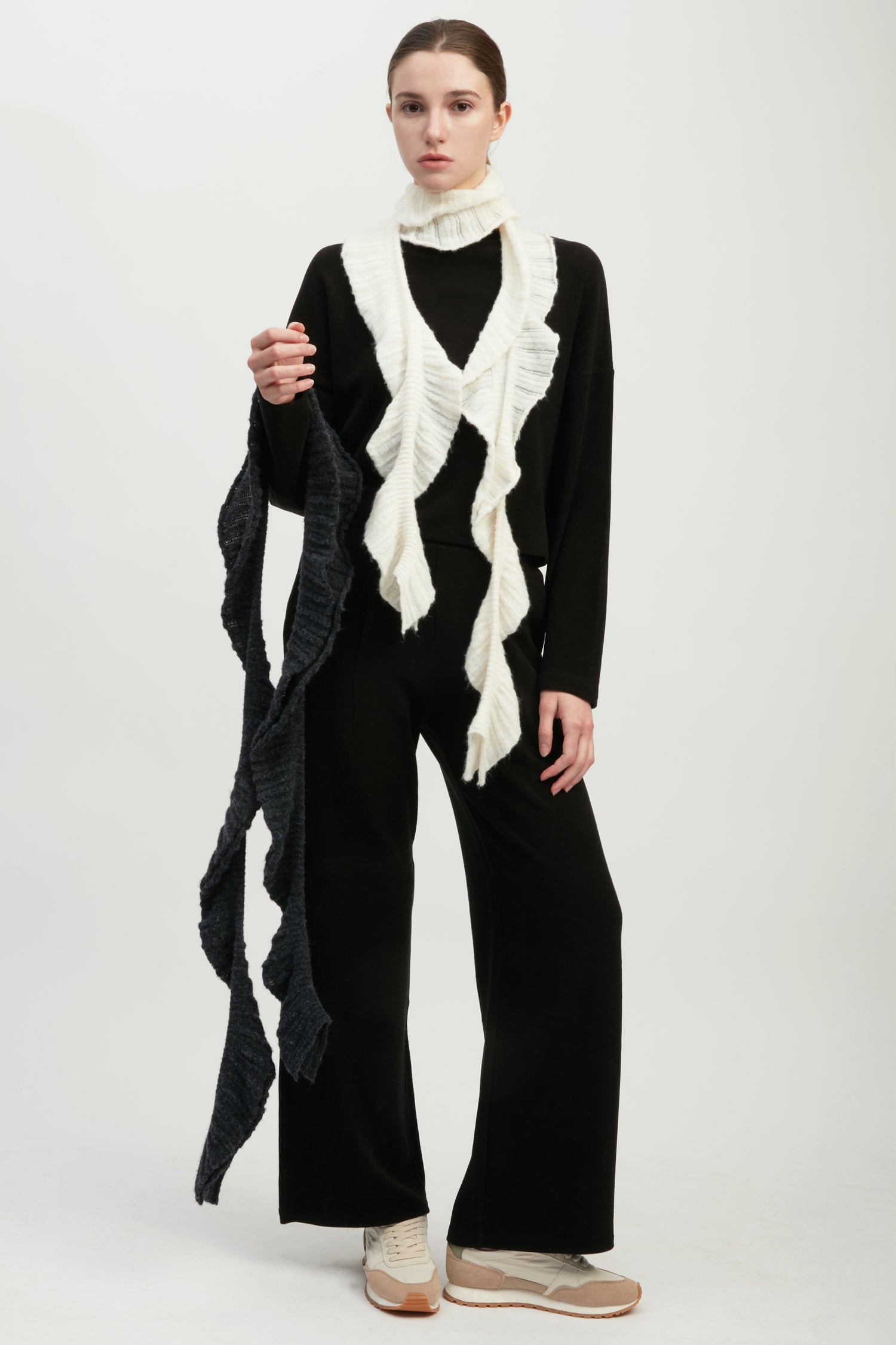 Ruffle Edge Wave Scarf