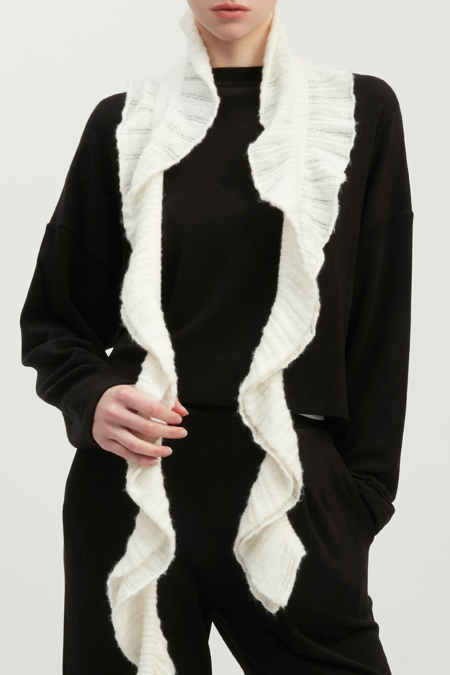 Ruffle Edge Wave Scarf