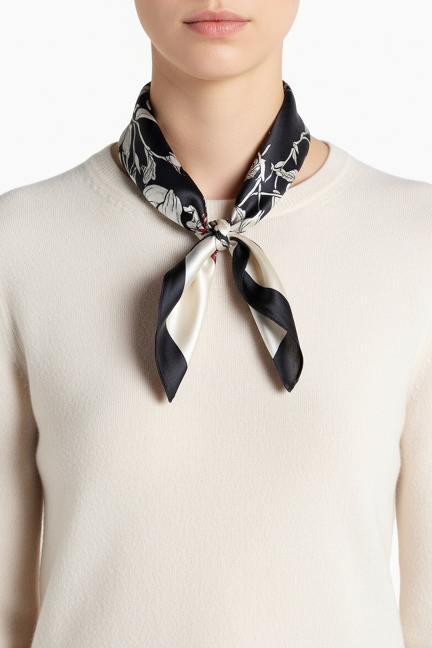 Floral silk bandana in ivory and navy tones with refined seasonal pattern – Common Knit