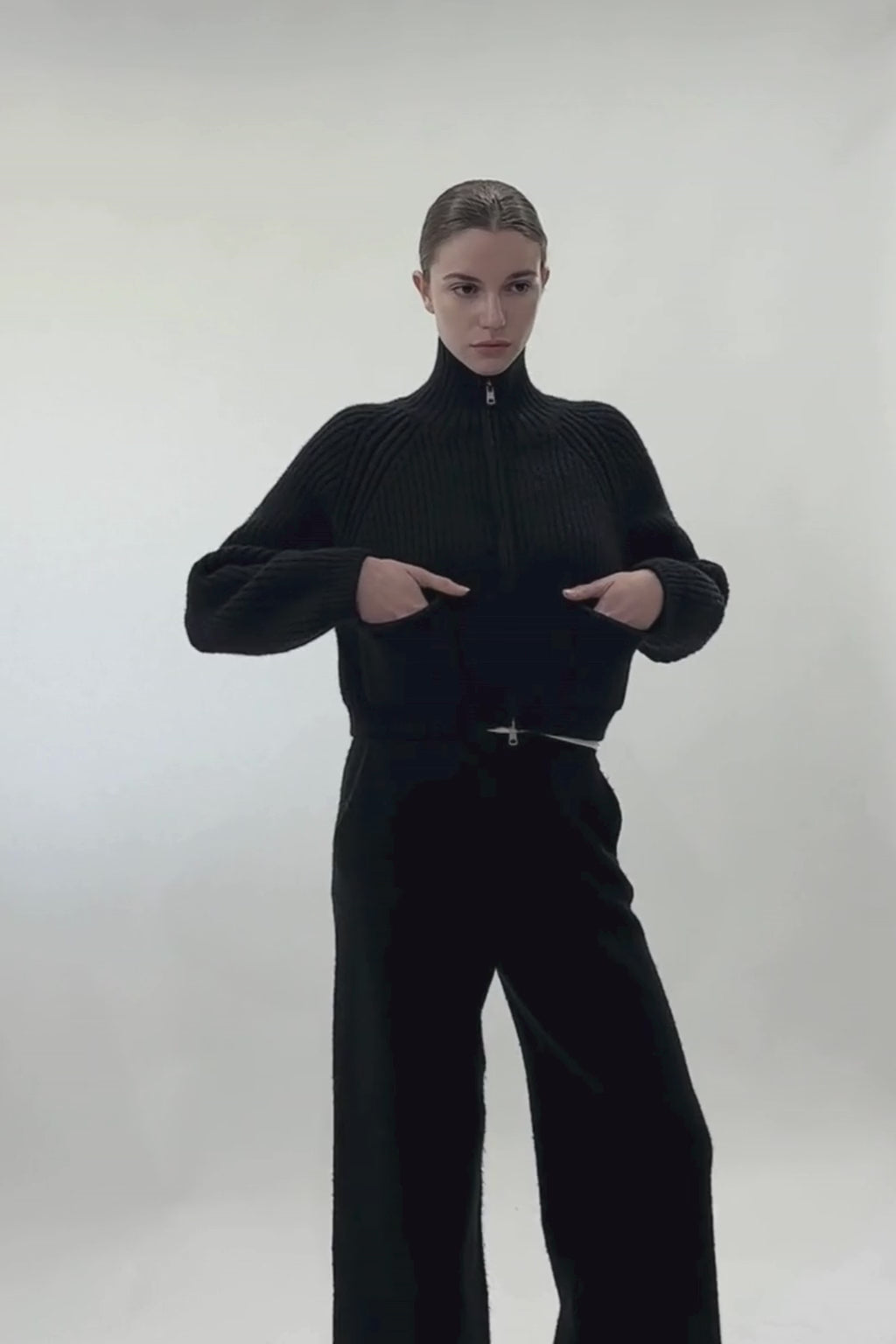Pocket Detailed Crop Knit Jacket