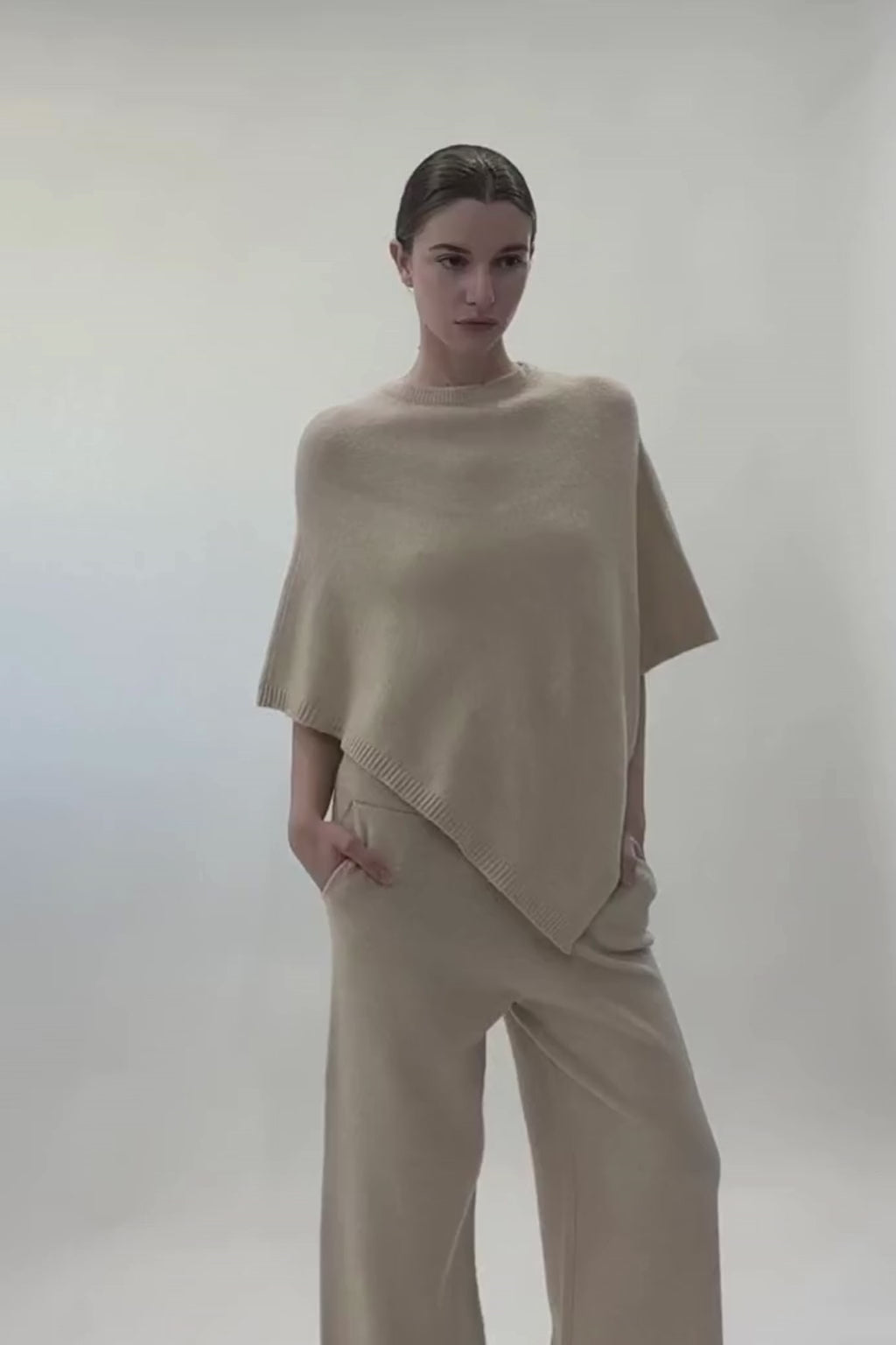 Elure Crew Neck Poncho